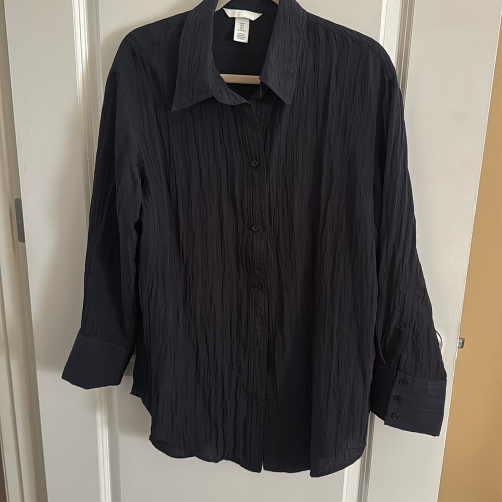 Ladies H&M black button down lightweight shirt